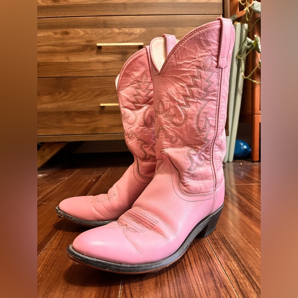 Vintage Pink Durango Cowgirl Boots